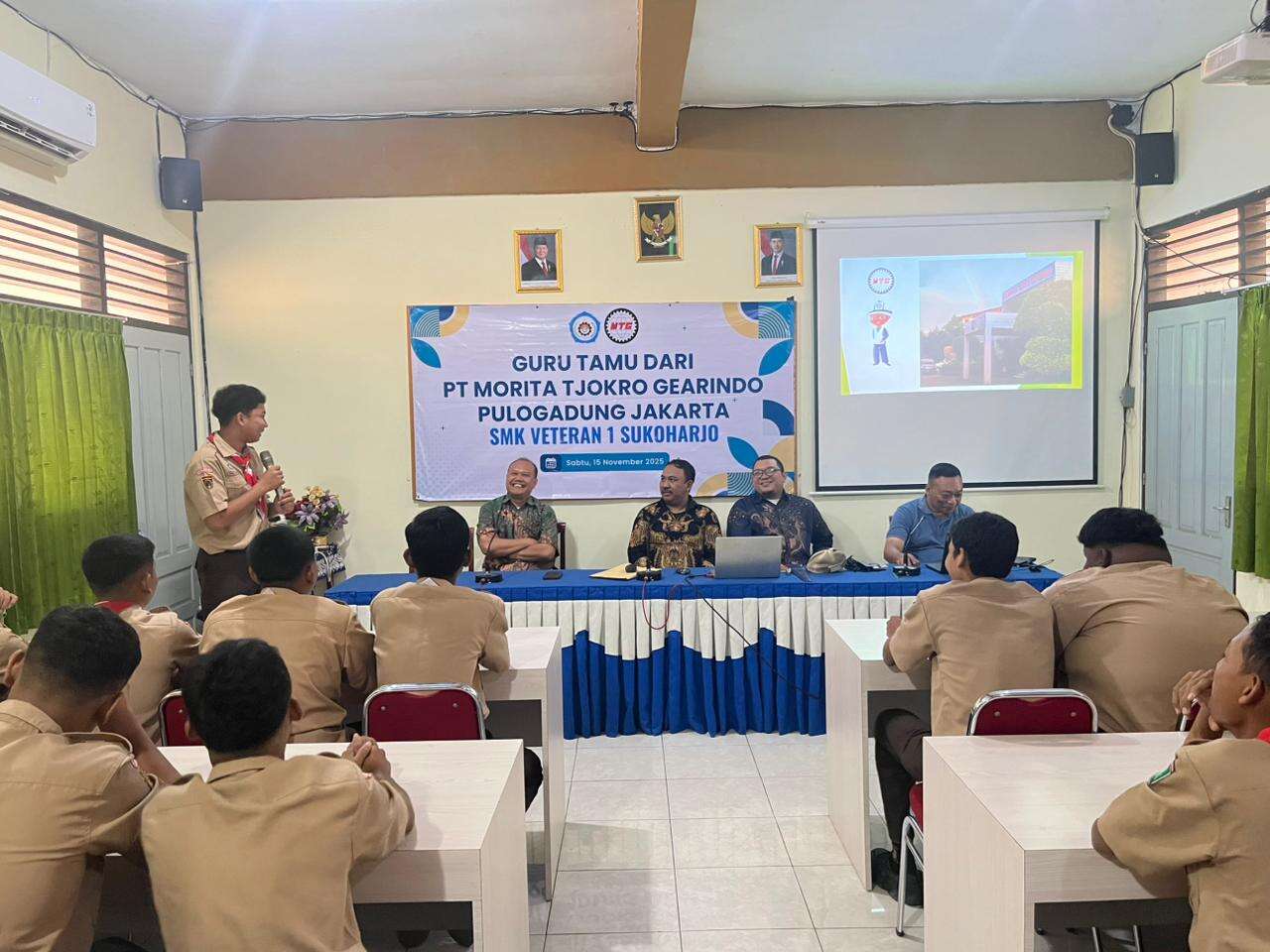 Guru Tamu dari PT. Morita Tjokro Gearindo (MTG) Pulogadung Jakarta di SMK Veteran 1 Sukoharjo 2025